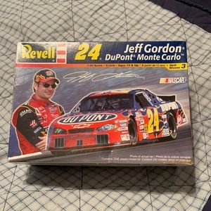 1:24 Jeff Gordon #24 Model Kit Car